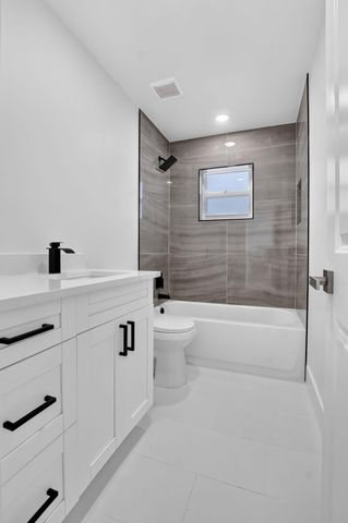 386 NW 40th Terrace, Deerfield Beach, FL 33442