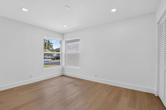 386 NW 40th Terrace, Deerfield Beach, FL 33442