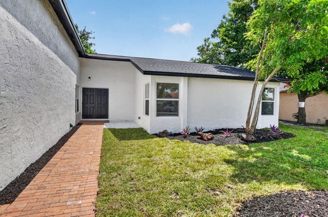 386 NW 40th Terrace, Deerfield Beach, FL 33442