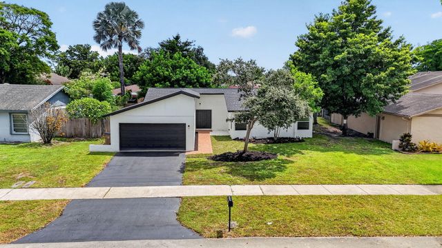 386 NW 40th Terrace, Deerfield Beach, FL 33442