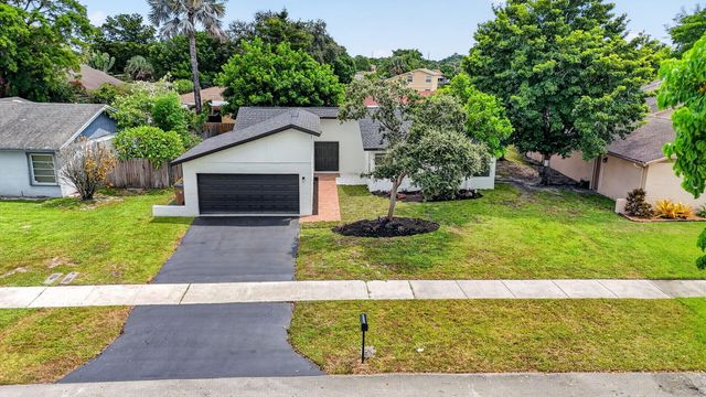 386 NW 40th Terrace, Deerfield Beach, FL 33442