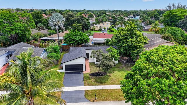 386 NW 40th Terrace, Deerfield Beach, FL 33442
