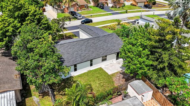 386 NW 40th Terrace, Deerfield Beach, FL 33442