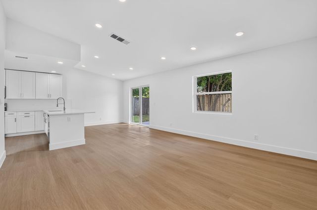 386 NW 40th Terrace, Deerfield Beach, FL 33442