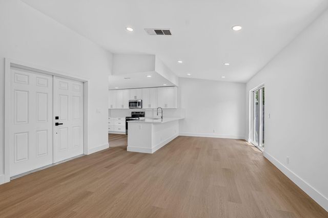 386 NW 40th Terrace, Deerfield Beach, FL 33442