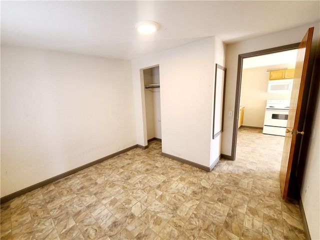 319 S Nueces St, Mathis, TX 78368