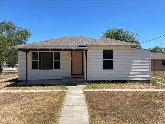 319 S Nueces St, Mathis, TX 78368