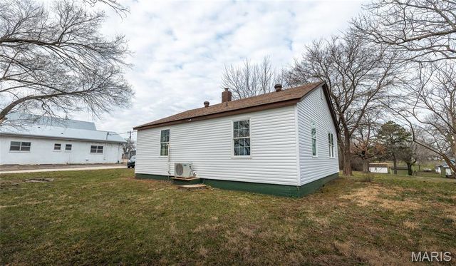 303 S Pine Street, Dixon, MO 65459