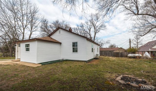 303 S Pine Street, Dixon, MO 65459