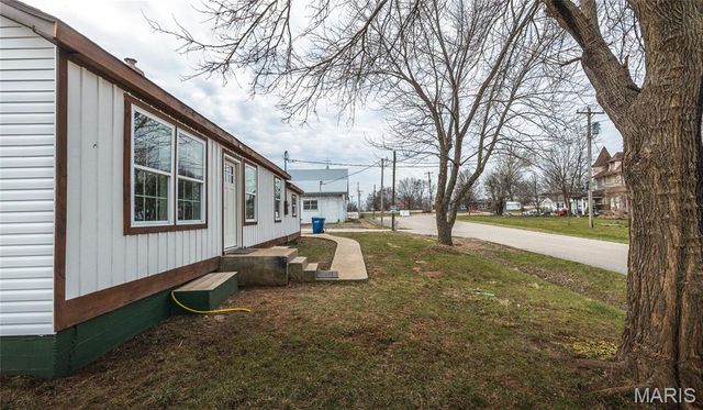 303 S Pine Street, Dixon, MO 65459