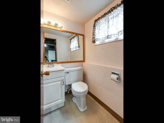516 WESLEY RD, Springfield, PA 19064