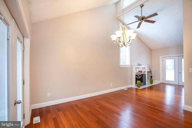 1845 WOODLEDGE DR, State College, PA 16803