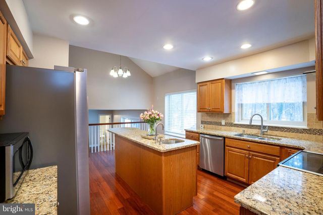 1845 WOODLEDGE DR, State College, PA 16803