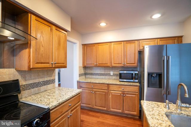 1845 WOODLEDGE DR, State College, PA 16803