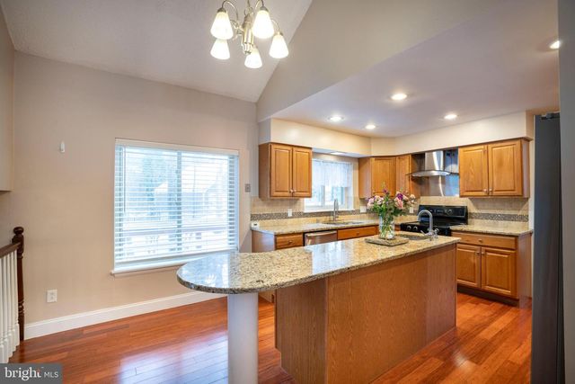 1845 WOODLEDGE DR, State College, PA 16803