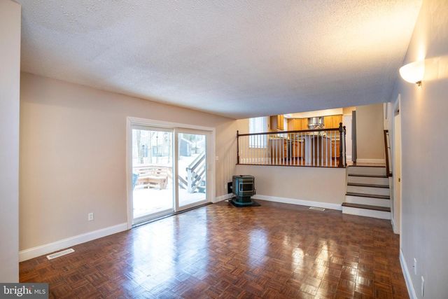 1845 WOODLEDGE DR, State College, PA 16803