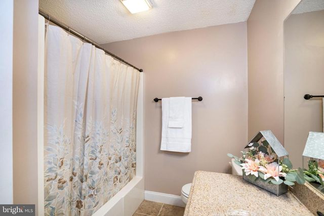 1845 WOODLEDGE DR, State College, PA 16803