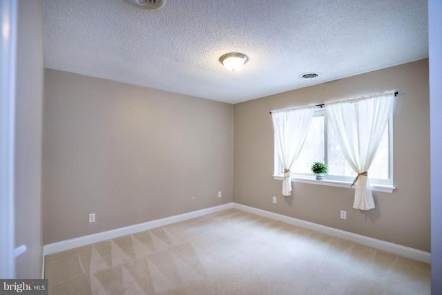 1845 WOODLEDGE DR, State College, PA 16803