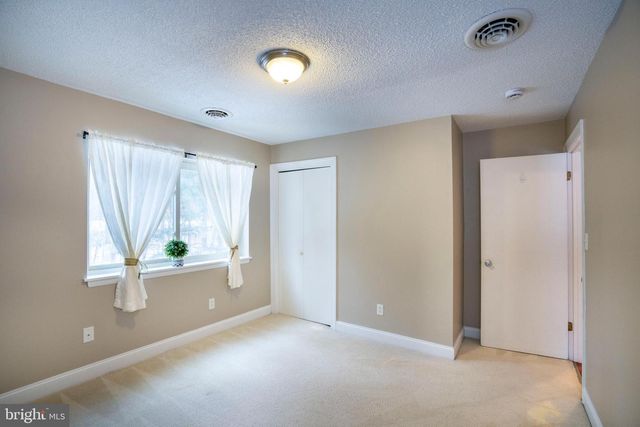 1845 WOODLEDGE DR, State College, PA 16803