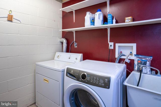 1845 WOODLEDGE DR, State College, PA 16803