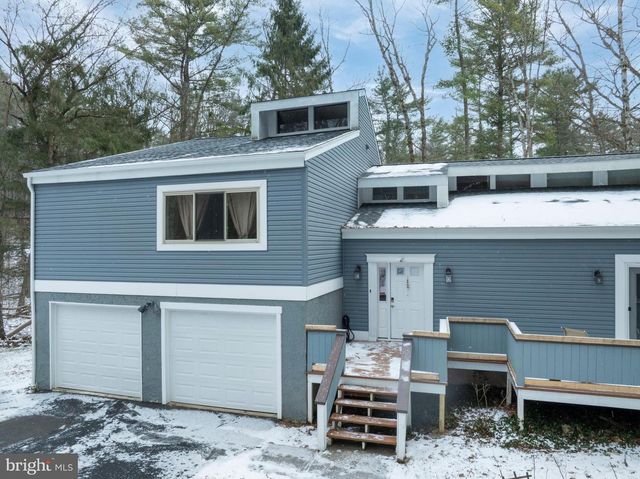 1845 WOODLEDGE DR, State College, PA 16803