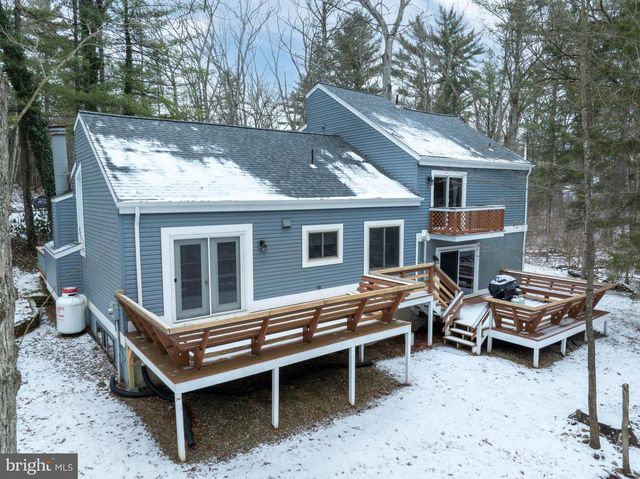 1845 WOODLEDGE DR, State College, PA 16803