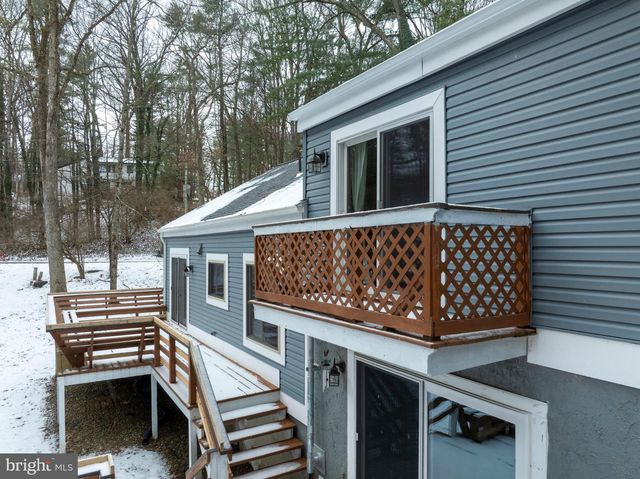 1845 WOODLEDGE DR, State College, PA 16803