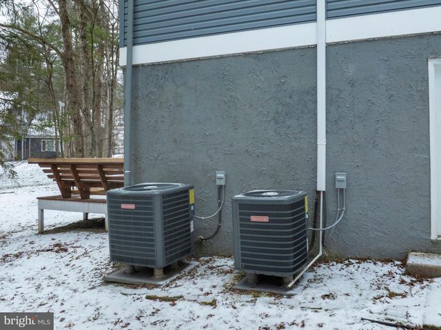 1845 WOODLEDGE DR, State College, PA 16803