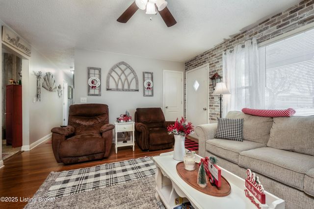 448 Riverview Ln, Shepherdsville, KY 40165