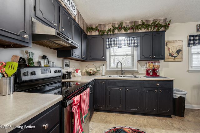 448 Riverview Ln, Shepherdsville, KY 40165