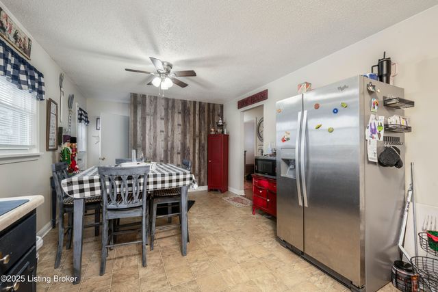 448 Riverview Ln, Shepherdsville, KY 40165