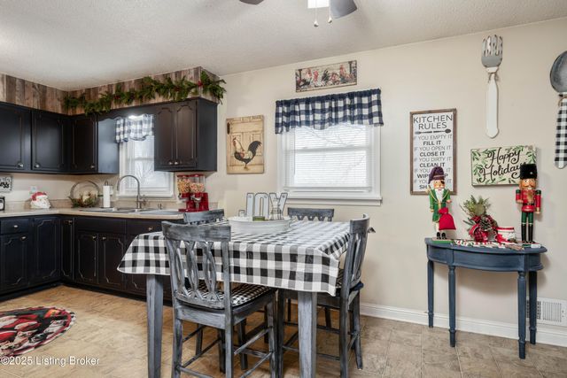 448 Riverview Ln, Shepherdsville, KY 40165