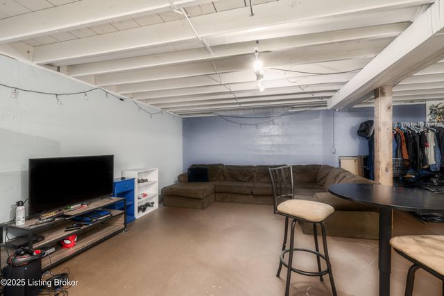 448 Riverview Ln, Shepherdsville, KY 40165