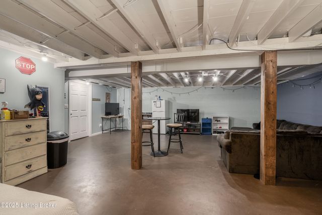 448 Riverview Ln, Shepherdsville, KY 40165