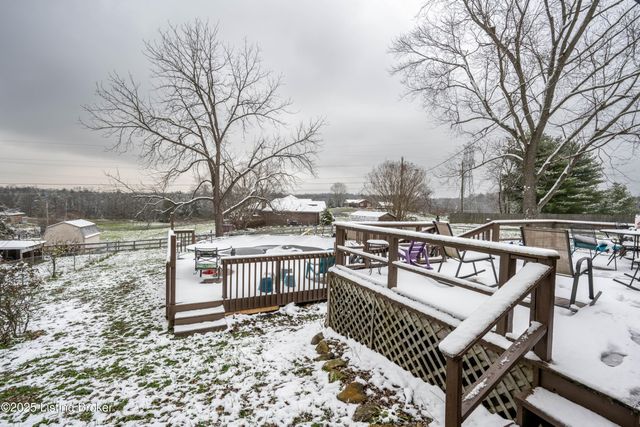 448 Riverview Ln, Shepherdsville, KY 40165