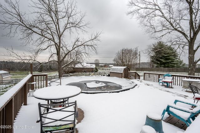 448 Riverview Ln, Shepherdsville, KY 40165