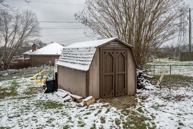 448 Riverview Ln, Shepherdsville, KY 40165