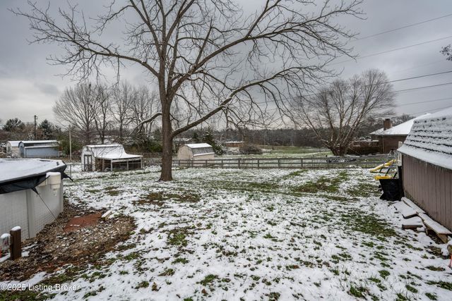 448 Riverview Ln, Shepherdsville, KY 40165