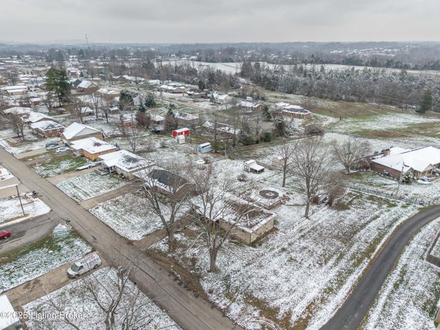 448 Riverview Ln, Shepherdsville, KY 40165