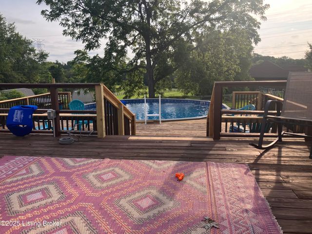 448 Riverview Ln, Shepherdsville, KY 40165