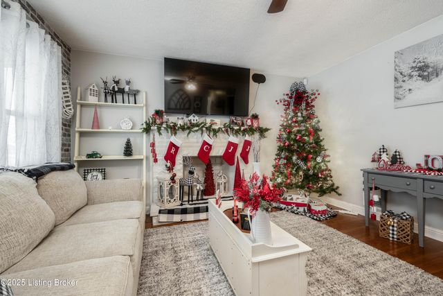 448 Riverview Ln, Shepherdsville, KY 40165