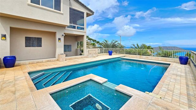 738 Kaulana Place, Honolulu, HI 96821