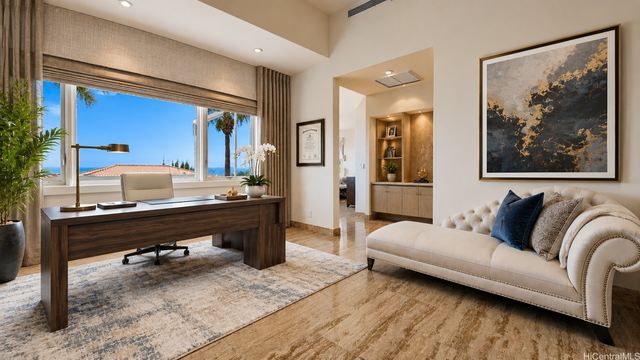 738 Kaulana Place, Honolulu, HI 96821
