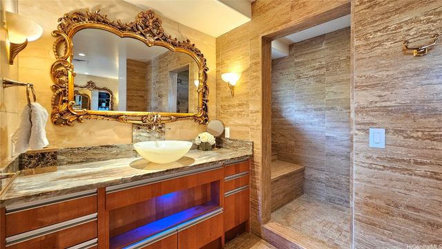738 Kaulana Place, Honolulu, HI 96821