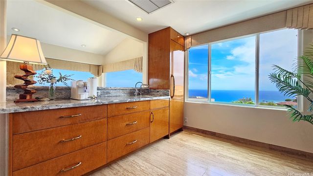 738 Kaulana Place, Honolulu, HI 96821