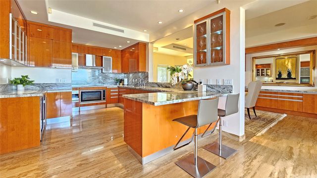 738 Kaulana Place, Honolulu, HI 96821