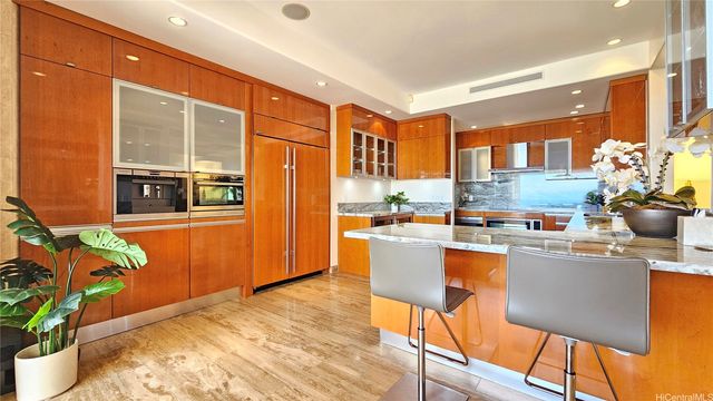 738 Kaulana Place, Honolulu, HI 96821