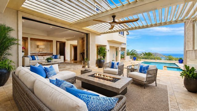 738 Kaulana Place, Honolulu, HI 96821