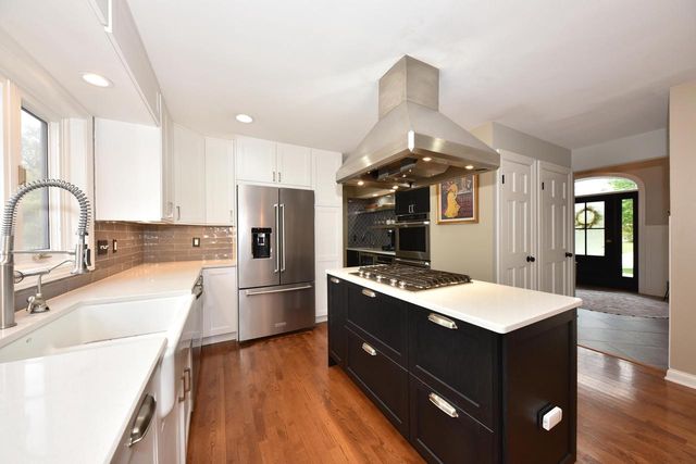 17470 St James ROAD, Brookfield, WI 53045