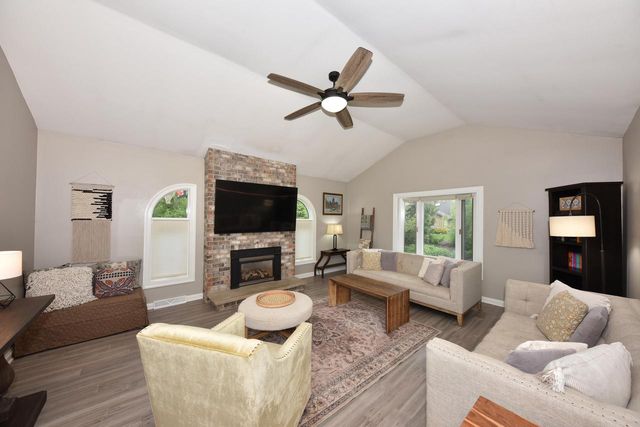 17470 St James ROAD, Brookfield, WI 53045